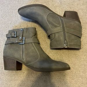 EUC Brown ankle booties, Size 9.5
